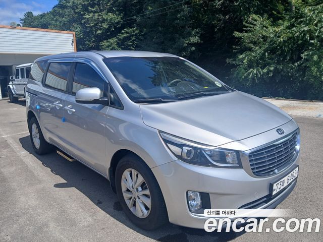 Kia Carnival 6-seater Wheelchair lift — пробег 255 000 км — фото 3 из 5