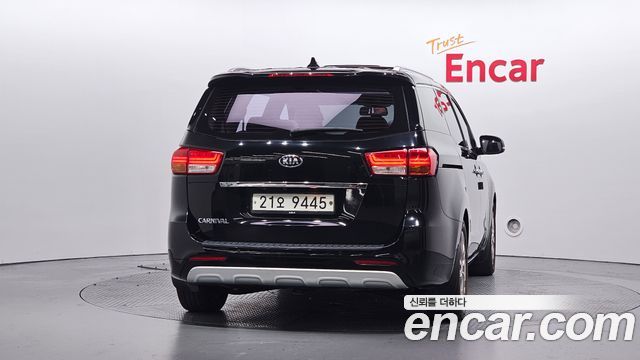 Kia Carnival из Кореи Encar