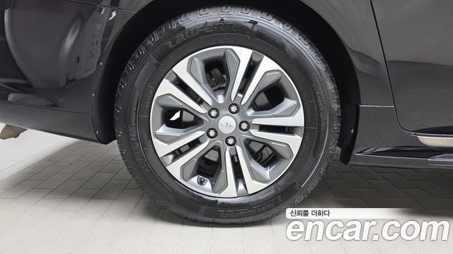 Kia Carnival 9-Seater Hi-Limousine Luxury — пробег 125 080 км — фото 5 из 5