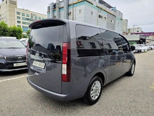 Hyundai Staria HEV 1.6 Camper Special Vehicle — пробег 22 420 км — фото 4 из 5