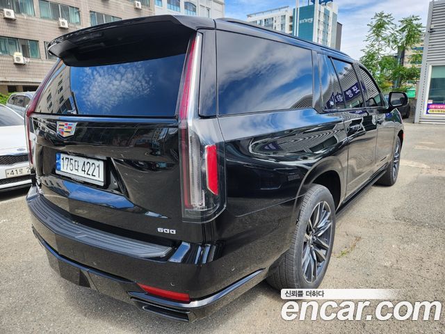 Cadillac Escalade 6.2 ESV ESV Premium Luxury Platinum — пробег 40 000 км — фото 2 из 5