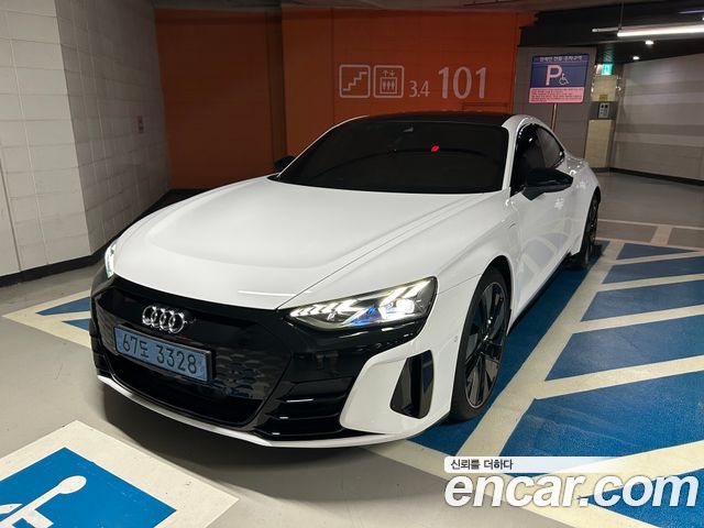 Audi e-tron GT GT quattro Premium — пробег 13 700 км — фото 1 из 5