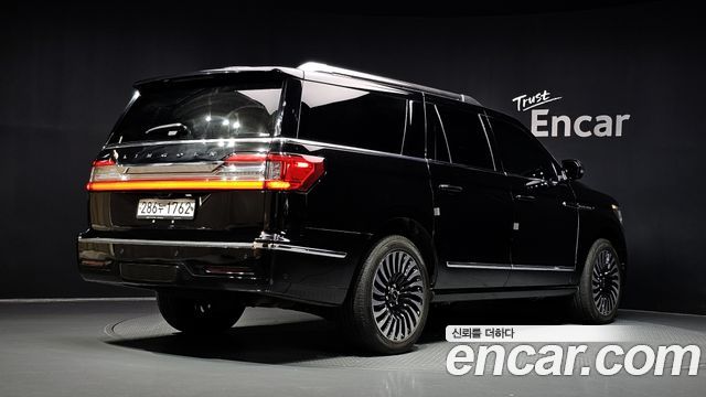 Lincoln Navigator 3.5L — пробег 67 091 км — фото 2 из 5