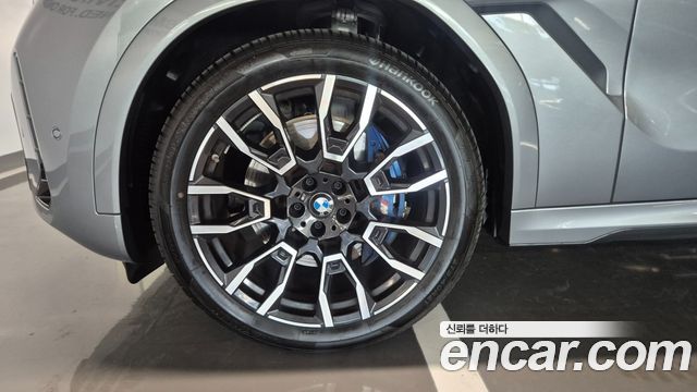 BMW X6 xDrive40i M Sport — пробег 4 115 км — фото 5 из 5