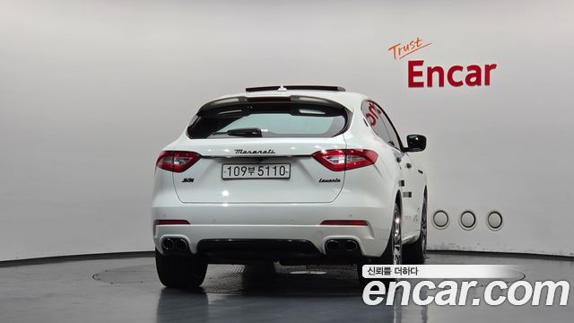 Maserati Levante из Кореи Encar