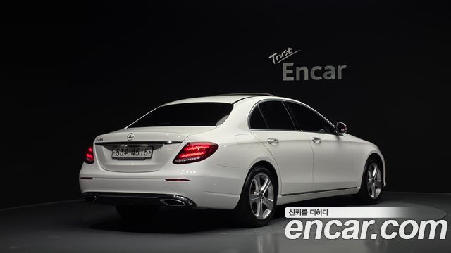 Mercedes-Benz E-Class E200 Avantgarde — пробег 116 450 км — фото 2 из 5