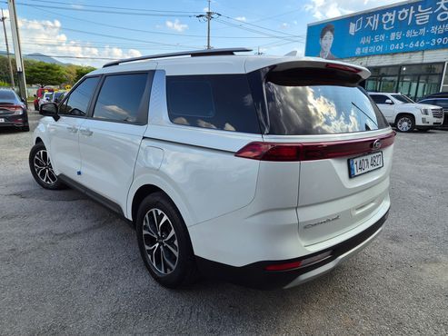 Kia Carnival Diesel 9-Seater Prestige — пробег 36 000 км — фото 5 из 5