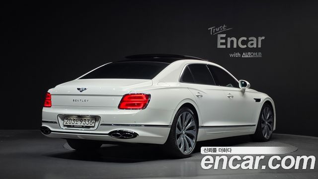 Bentley Flying Spur 4.0 — пробег 18 517 км — фото 2 из 5