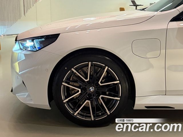 BMW M5 M5 Touring — пробег 4 000 км — фото 5 из 5