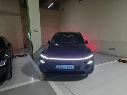 Tesla Model Y L Long Range AWD — пробег 9 км — фото 3 из 5