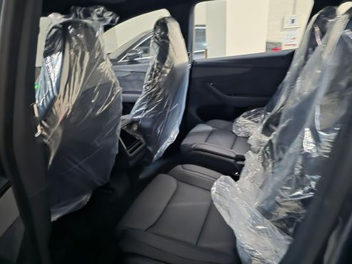 Tesla Model Y L Long Range AWD — пробег 9 км — фото 4 из 5