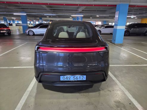 Tesla Model Y L Long Range AWD — пробег 10 км — фото 3 из 5