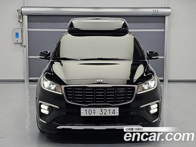 Kia Carnival 9-Seater Hi-Limousine Noblesse Special — пробег 228 123 км — фото 3 из 5