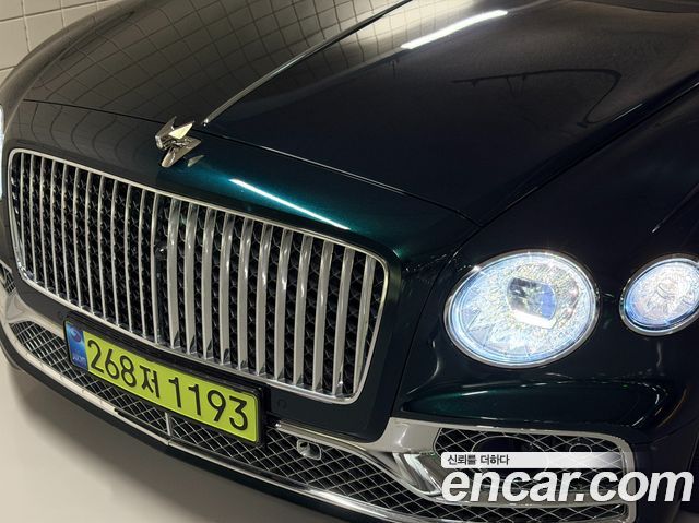 Bentley Flying Spur 4.0 — пробег 19 000 км — фото 4 из 5