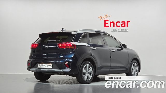 Kia Niro 1.6 HEV Luxury — пробег 85 921 км — фото 2 из 5