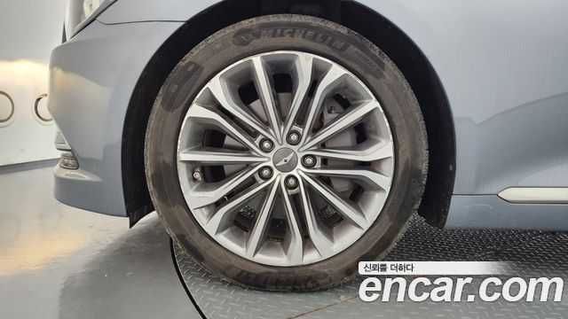 Hyundai Genesis из Кореи Encar