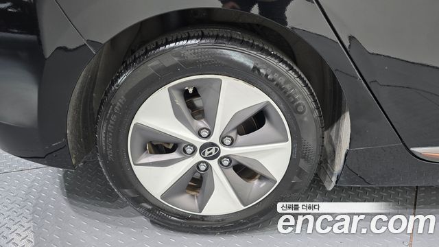Hyundai Ioniq Q — пробег 145 805 км — фото 5 из 5