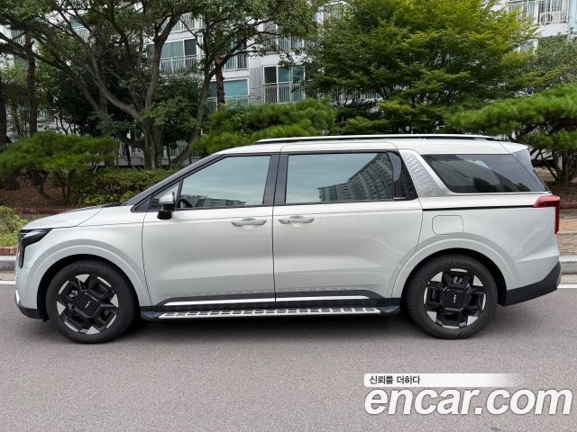 Kia Carnival Gasoline 9-Seater Signature — пробег 8 209 км — фото 2 из 5