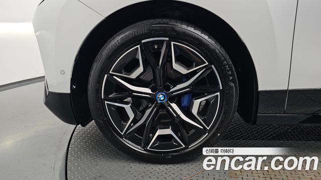 BMW iX xDrive50 Sports Plus — пробег 46 122 км — фото 5 из 5