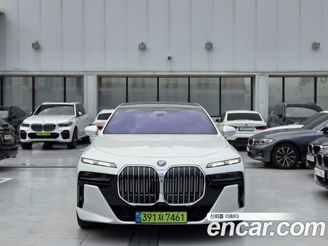 BMW 7-Series 750e xDrive M Sport — пробег 4 115 км — фото 3 из 5