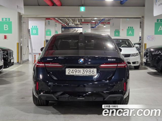 BMW 5-Series 530i xDrive M Sport — пробег 5 411 км — фото 4 из 5