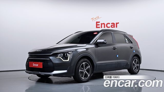 Kia Niro Prestige — пробег 46 324 км — фото 1 из 5
