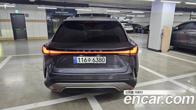 Lexus RX Luxury — пробег 20 км — фото 4 из 5