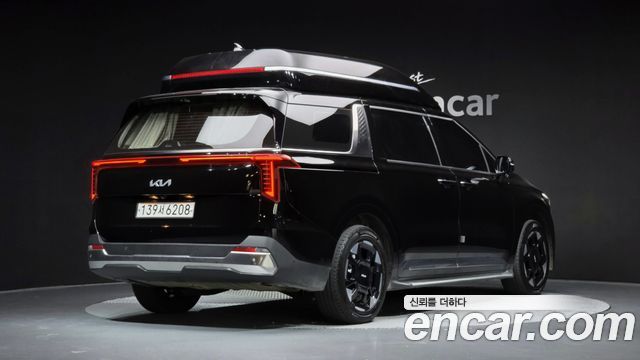 Kia Carnival HEV 4-Seater Hi Limousine Signature — пробег 44 084 км — фото 2 из 5