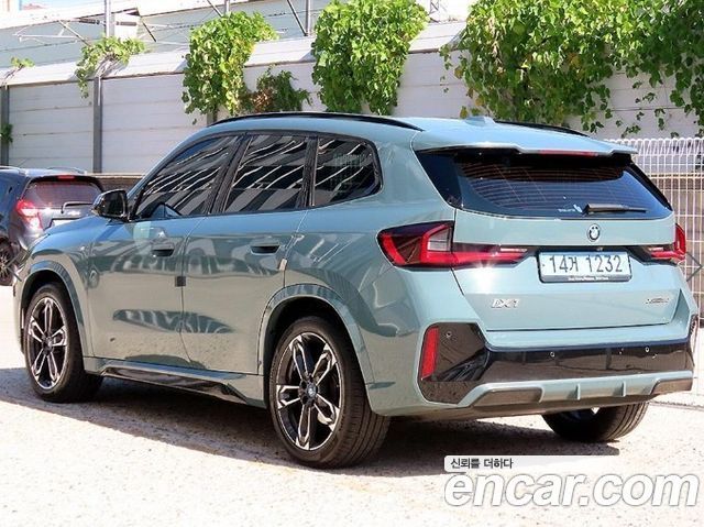 BMW iX1 xDrive 30 M Sport — пробег 70 500 км — фото 3 из 5