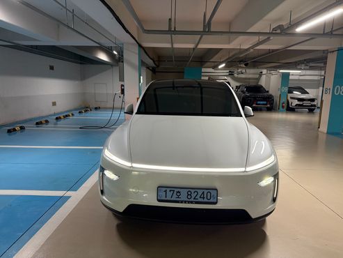 Tesla Model Y Premium RWD — пробег 13 657 км — фото 1 из 5