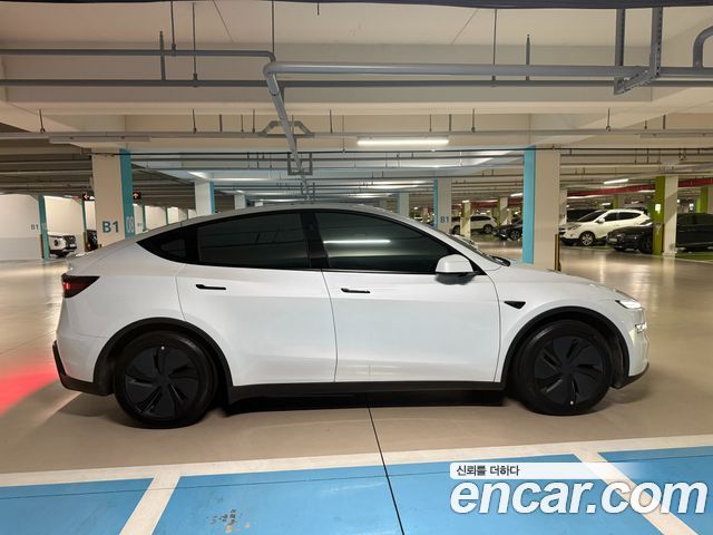 Tesla Model Y Premium RWD — пробег 13 657 км — фото 3 из 5