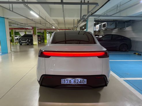 Tesla Model Y Premium RWD — пробег 13 657 км — фото 4 из 5