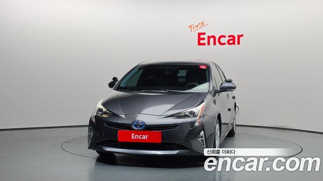 Toyota Prius 1.8 E — пробег 72 200 км — фото 3 из 5
