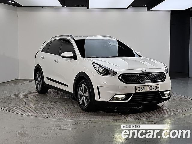 Kia Niro Prestige — пробег 230 000 км — фото 2 из 5