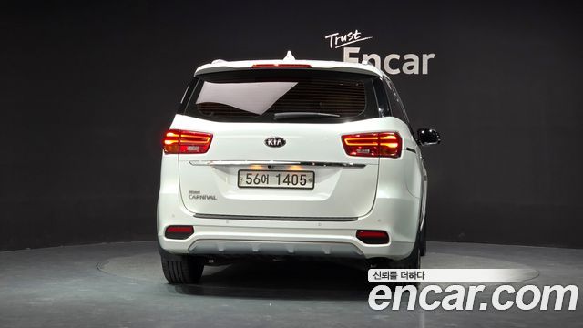 Kia Carnival из Кореи Encar