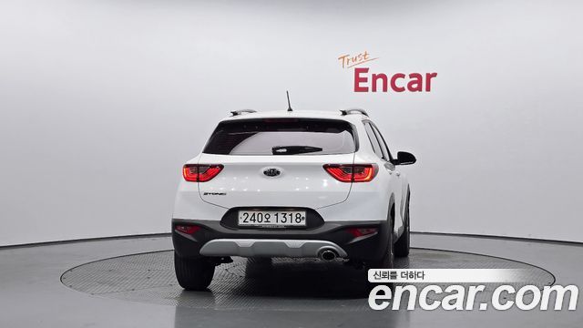Kia Stonic 1.4 Trendy — пробег 18 944 км — фото 4 из 5
