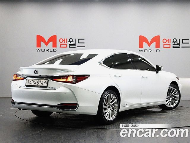 Lexus ES Luxury Plus — пробег 46 701 км — фото 2 из 5