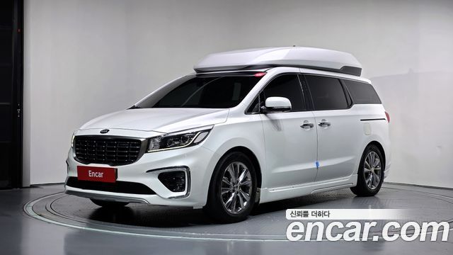 Kia Carnival Gasoline 7-Seater Hi-Limousine President — пробег 109 909 км — фото 1 из 5