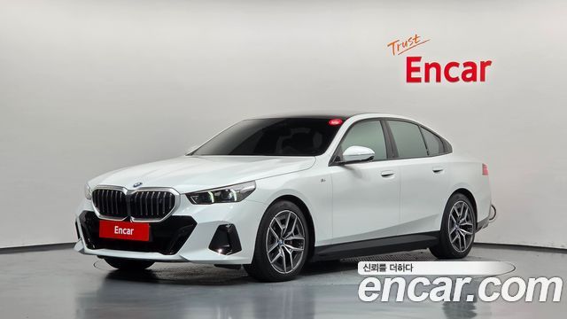 BMW i5 eDrive 40 M Sport — пробег 44 917 км — фото 1 из 5