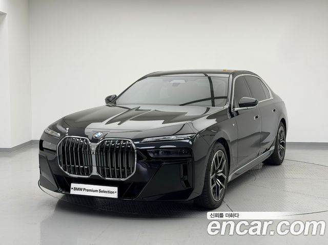 BMW 7-Series 740i sDrive M Sport — пробег 25 920 км — фото 1 из 5