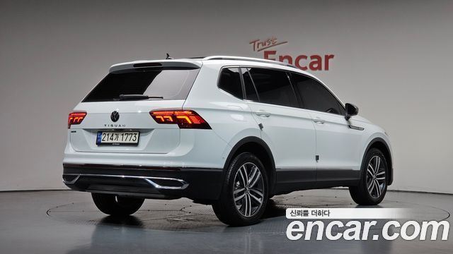 Volkswagen Tiguan 2.0 TSI Prestige — пробег 28 267 км — фото 2 из 5