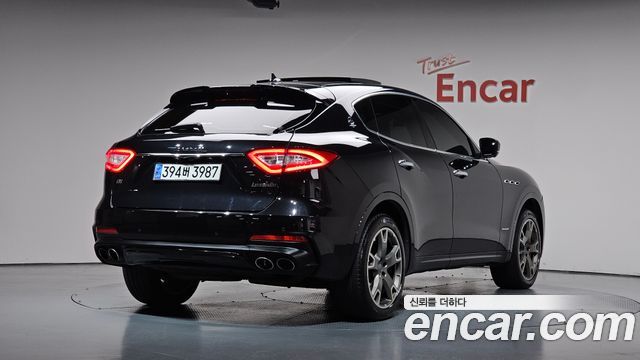 Maserati Levante из Кореи Encar