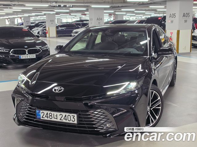 Toyota Camry 2.5 XLE Premium Hybrid — пробег 9 км — фото 1 из 5