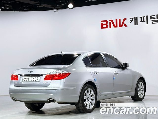 Hyundai Genesis из Кореи Encar
