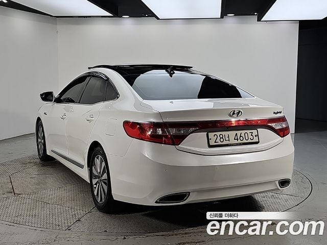 Hyundai Grandeur Premium — пробег 211 604 км — фото 3 из 5