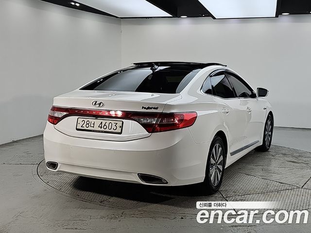 Hyundai Grandeur Premium — пробег 211 604 км — фото 4 из 5