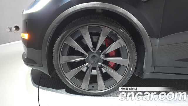 Tesla Model X Plaid — пробег 28 914 км — фото 5 из 5