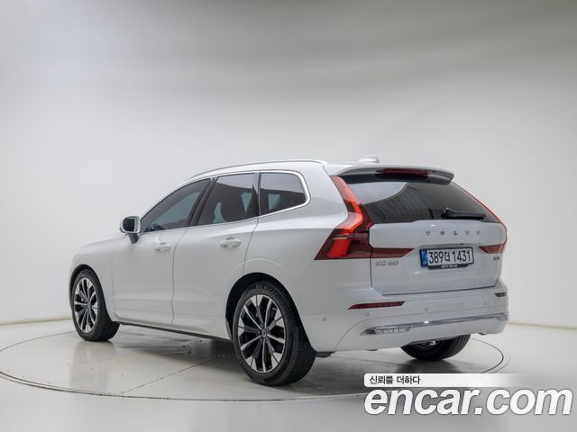 Volvo XC60 B5 Ultra Bright Air Sus — пробег 4 814 км — фото 4 из 5