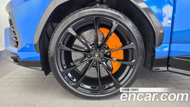 Lamborghini Urus из Кореи Encar