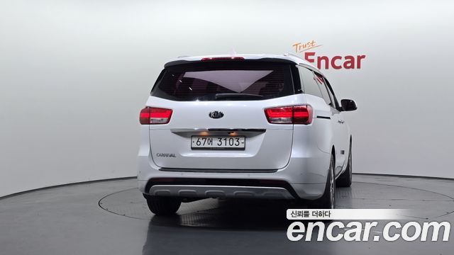 Kia Carnival из Кореи Encar